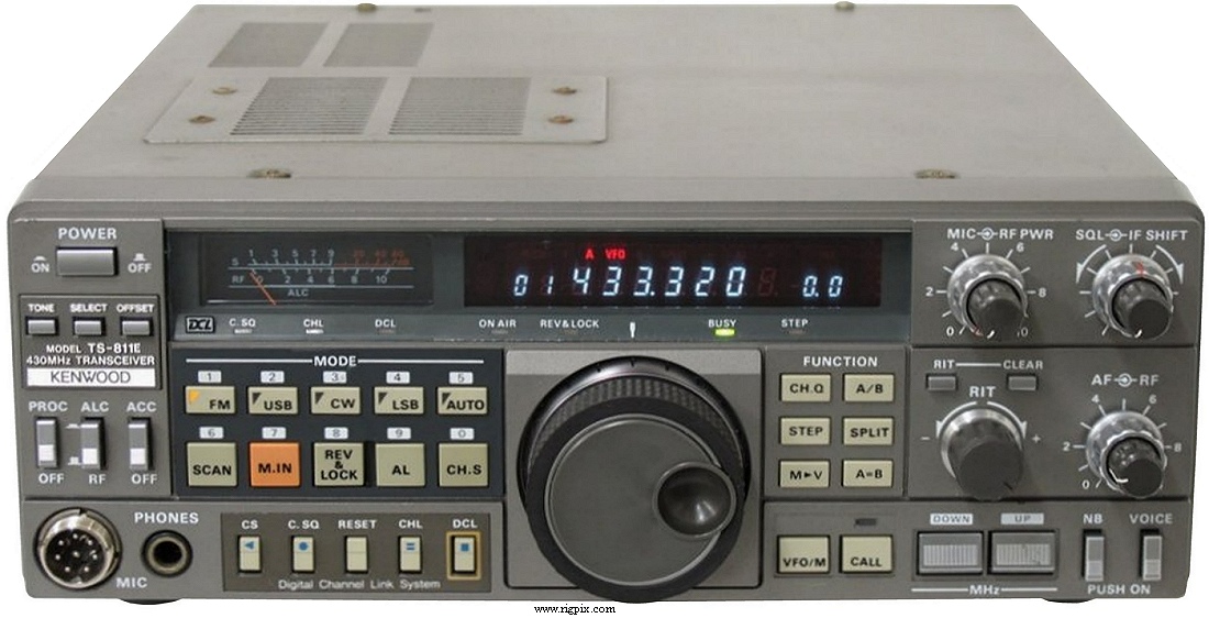 A picture of Kenwood TS-811E