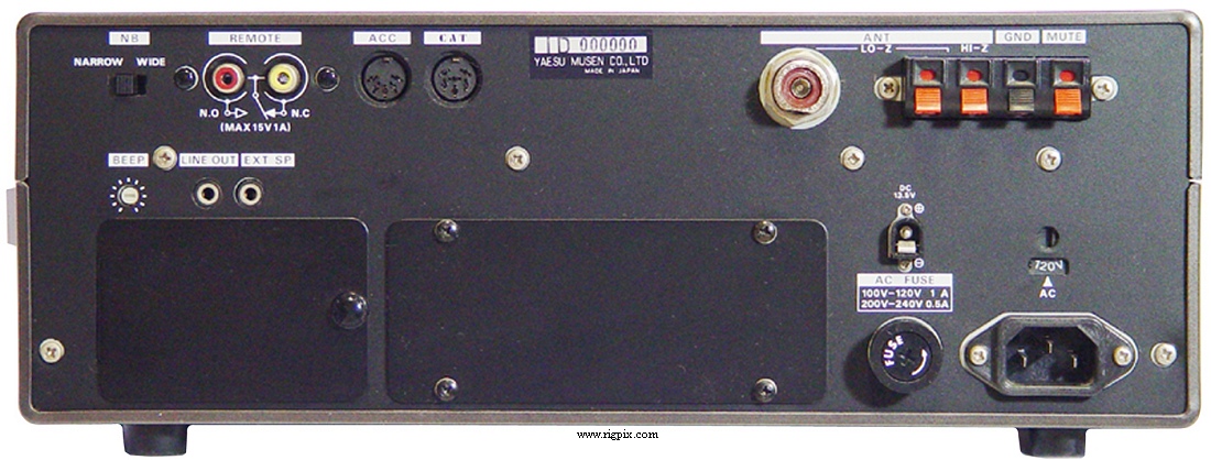 A rear picture of Yaesu FRG-8800