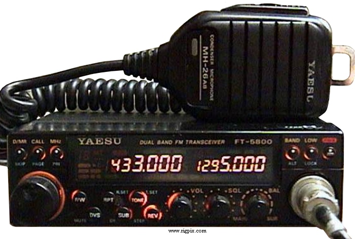 A picture of Yaesu FT-5800M