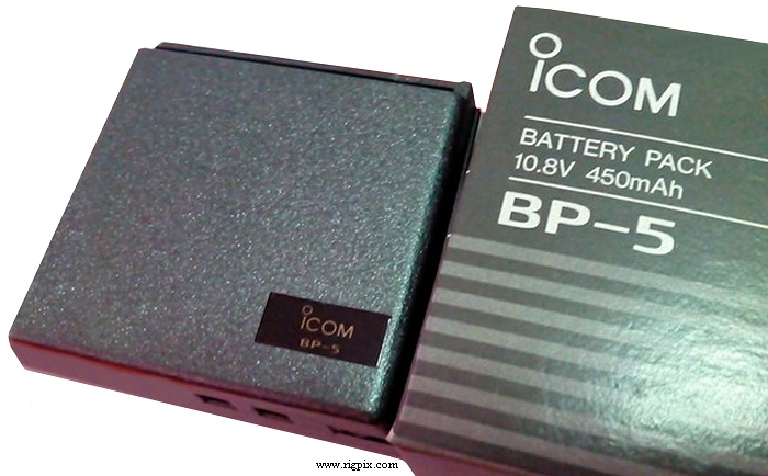 A picture of Icom BP-5