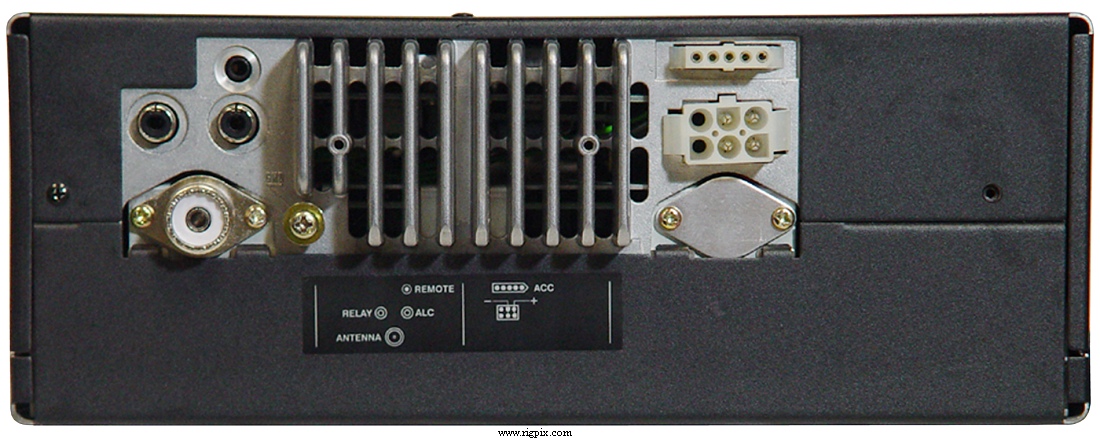 A rear picture of Alinco DX-77T