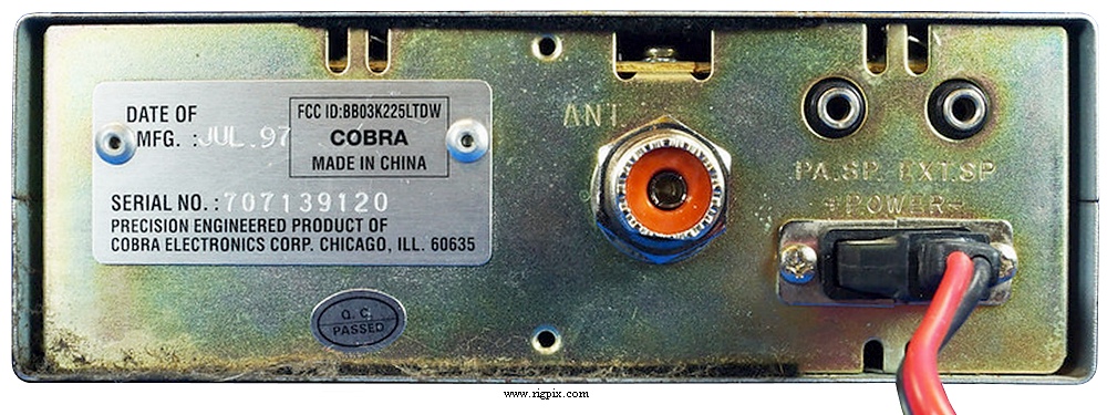 A rear picture of Cobra 25 LTD WX Classic