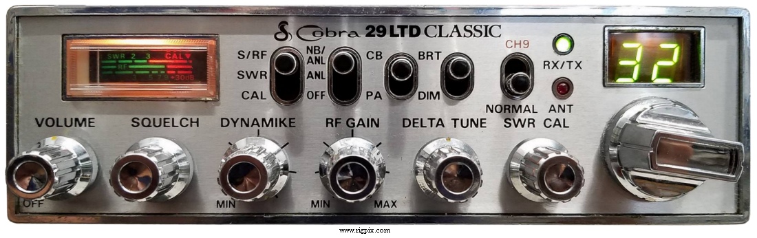A picture of Cobra 29 LTD Classic (By Dynascan. Older 4-pin side mike)