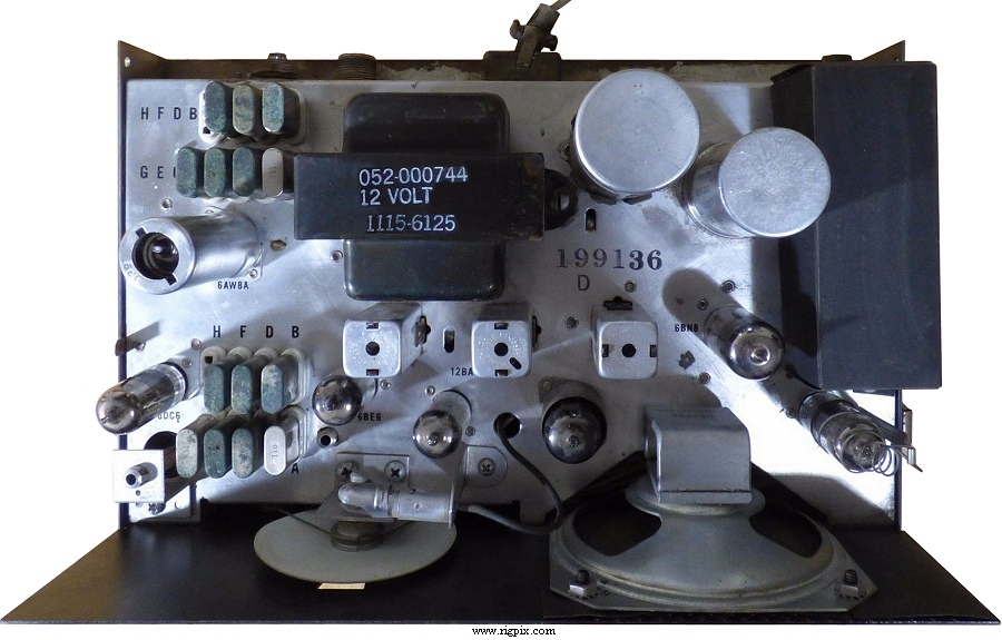 An inside picture of Hallicrafters CB-3 ''Littlefone''