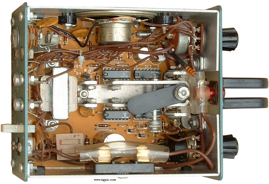 An inside picture of Heathkit HD-1410