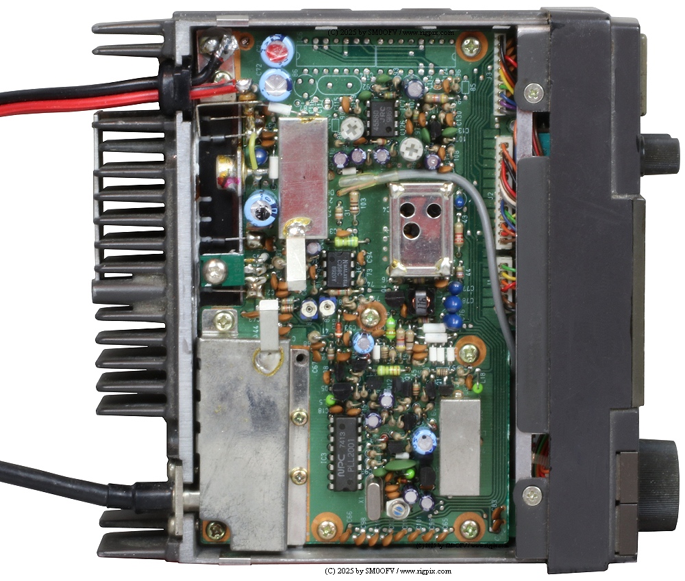 An inside top picture of Icom IC-228E