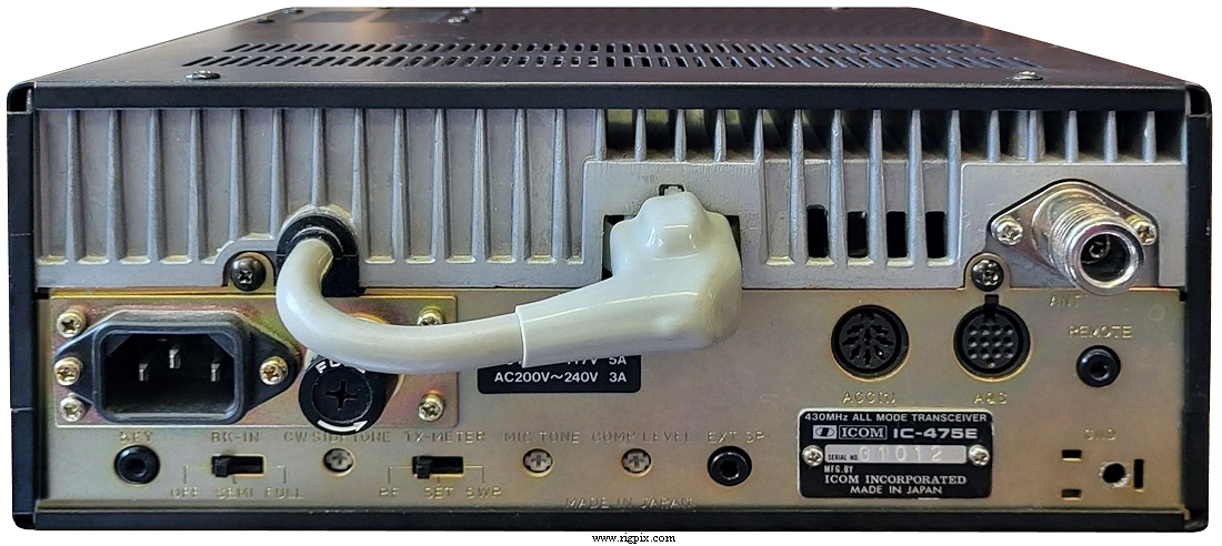 A rear picture of Icom IC-475E