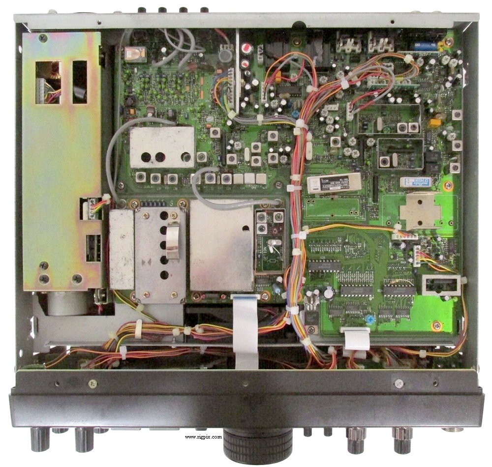 An inside bottom view picture of Icom IC-736