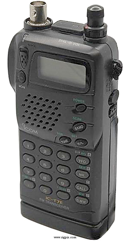 A picture of Icom IC-T7E