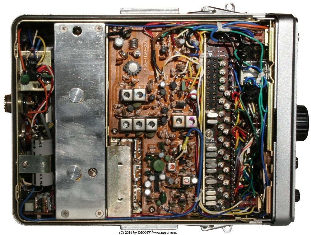An inside top picture of Kenwood TR-7200G