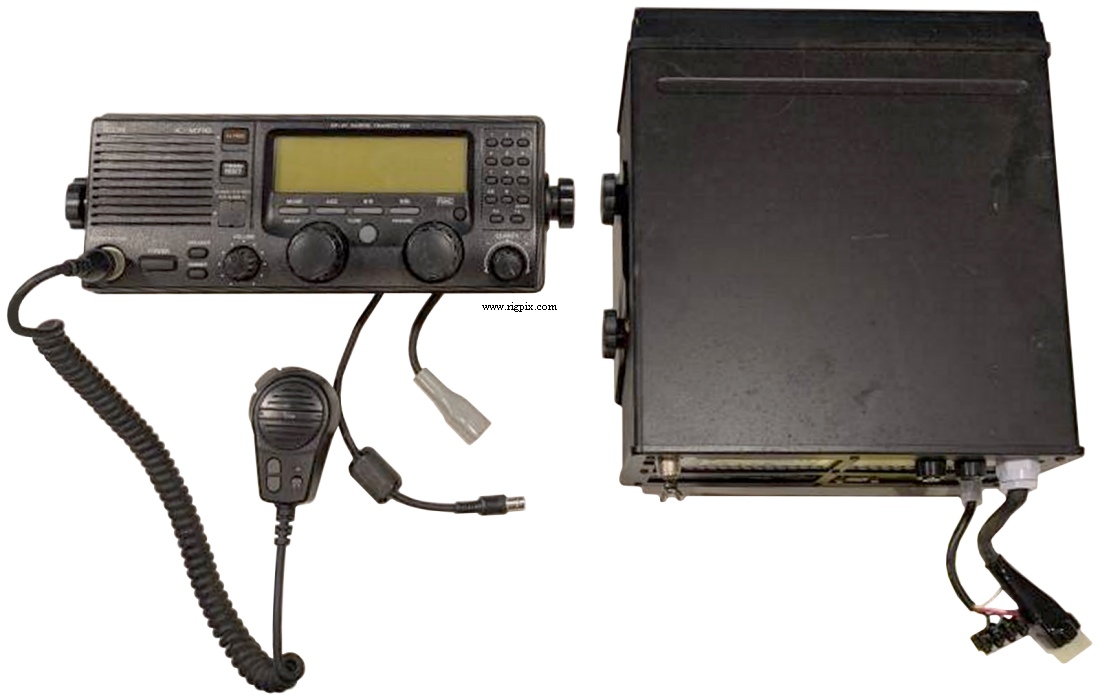 A picture of a complete Icom IC-M710RT