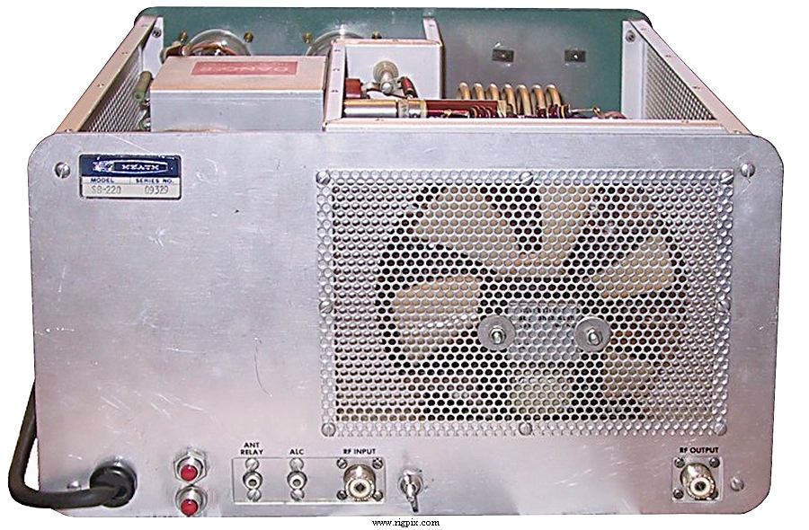 A rear picture of Heathkit SB-220