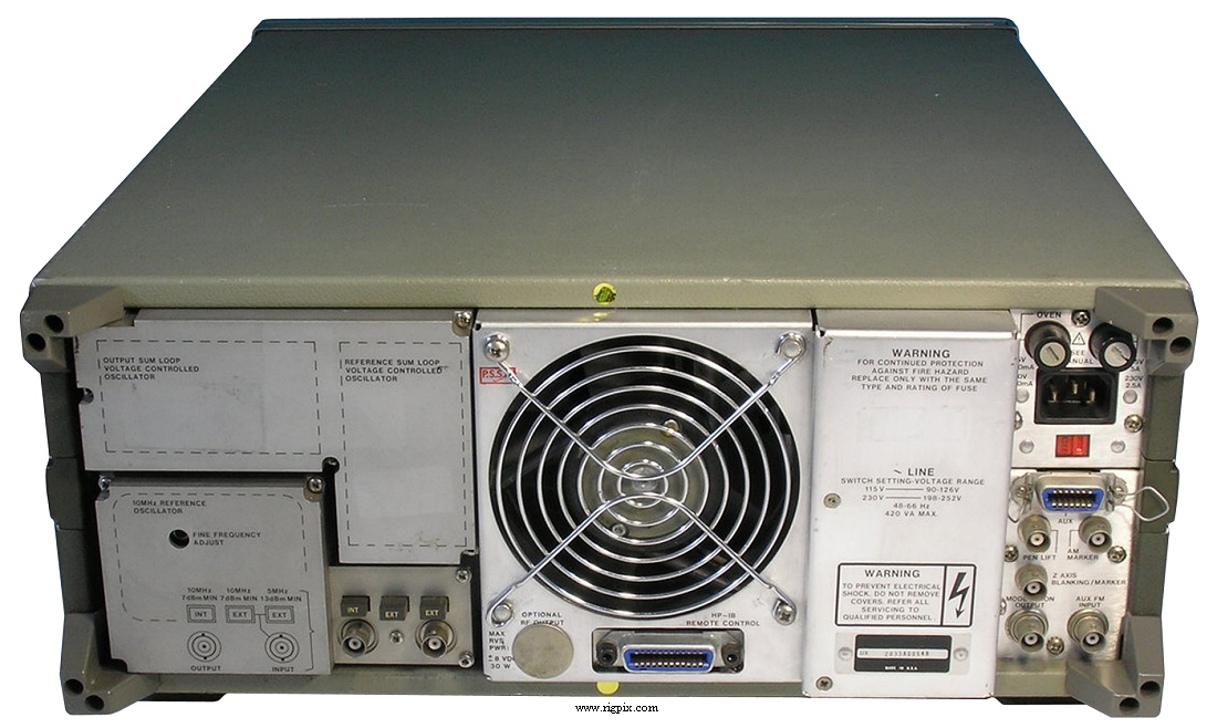 A rear picture of Hewlett-Packard (Agilent) 8662A