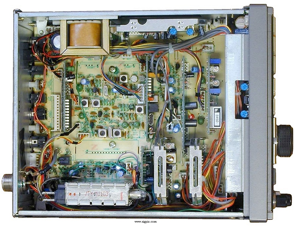 An inside picture of Yaesu FRG-9600